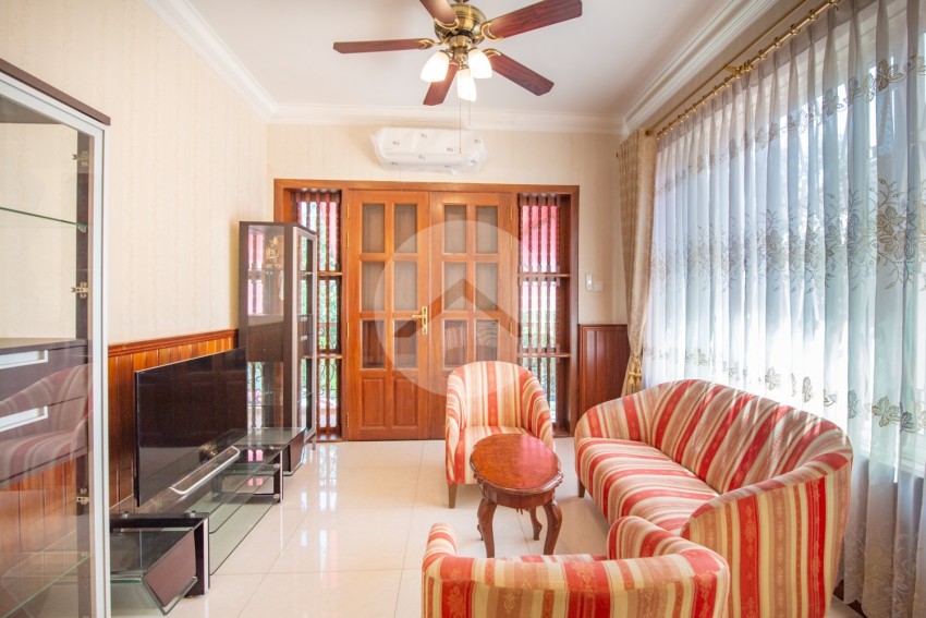 3 Bedroom Villa For Rent - Tonle Bassac, Phnom Penh