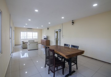 3 Bedroom Serviced Apartment For Rent - Daun Penh, Phnom Penh thumbnail