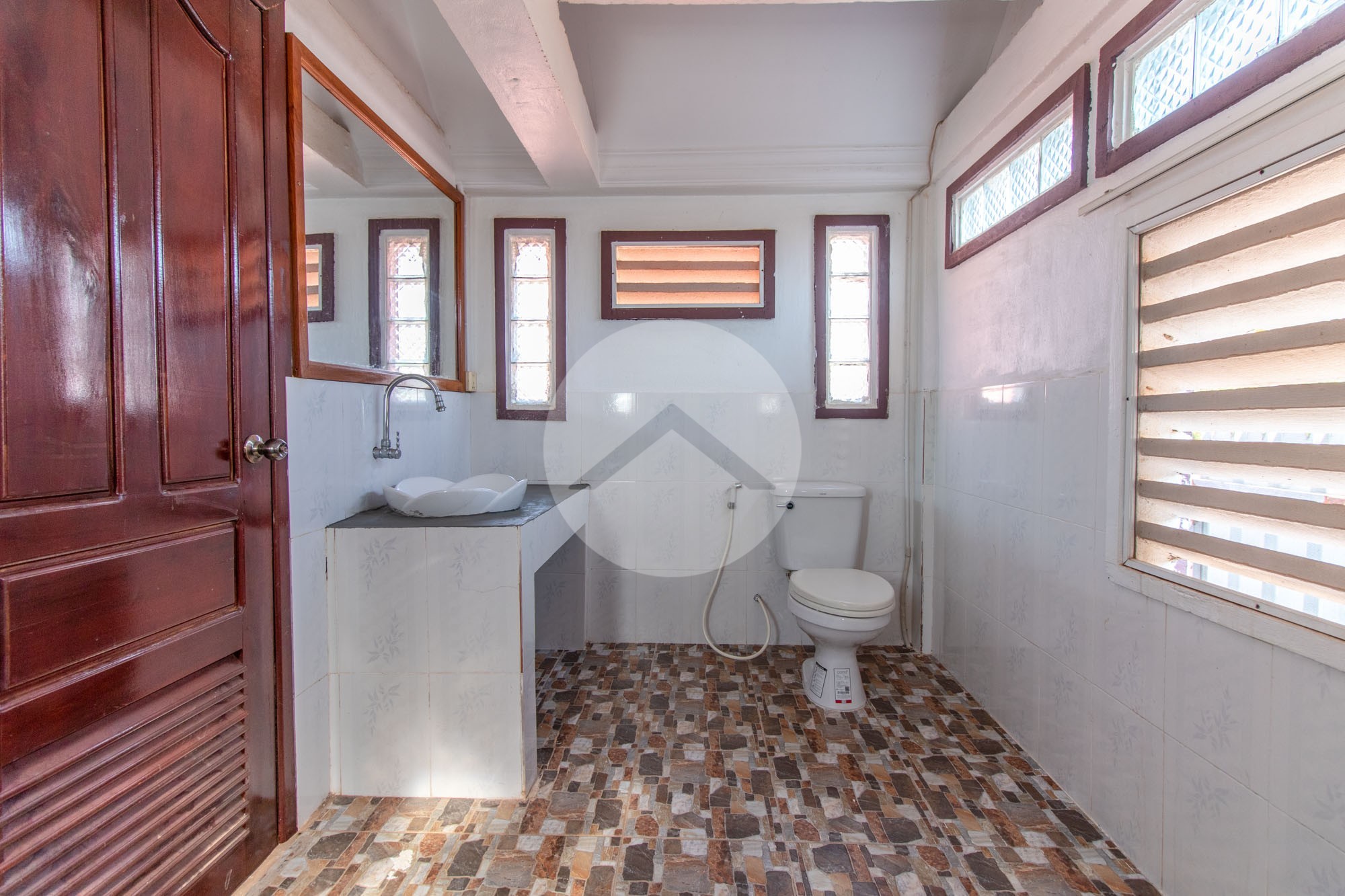 4 Bedroom Vila For Rent - Svay Dangkum, Siem Reap - Image 18