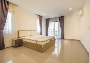 6 Bedroom Villa For Rent - Russey Keo, Phnom Penh thumbnail