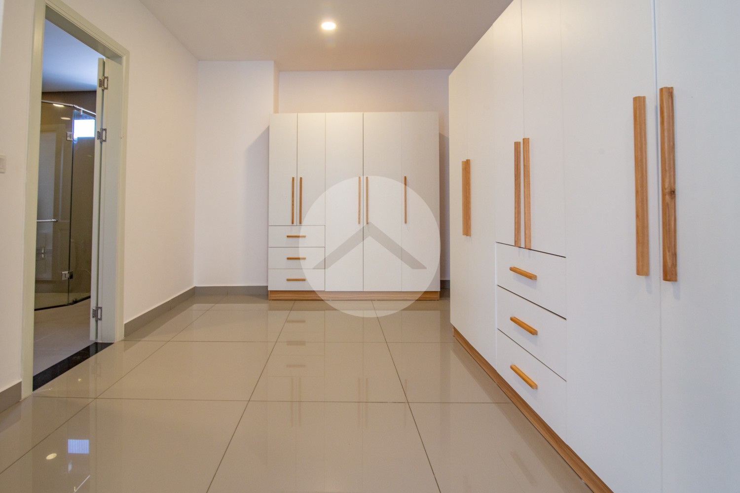 6 Bedroom Villa For Rent - Russey Keo, Phnom Penh - Image 15