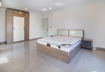 6 Bedroom Villa For Rent - Russey Keo, Phnom Penh thumbnail