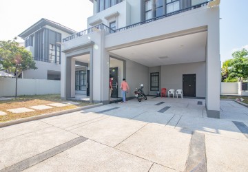 6 Bedroom Villa For Rent - Russey Keo, Phnom Penh thumbnail