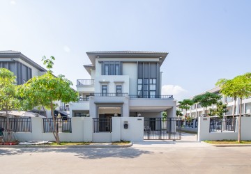 6 Bedroom Villa For Rent - Russey Keo, Phnom Penh thumbnail