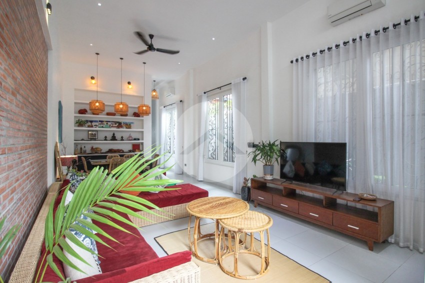 Renovated 4 Bedroom  Townhouse For Rent - Toul Tum Poung 1, Phnom Penh