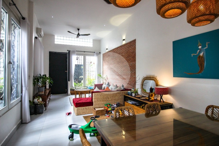 Renovated 4 Bedroom  Townhouse For Rent - Toul Tum Poung 1, Phnom Penh