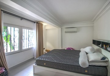 4 Bedroom Renovated Townhouse For Rent - Russian Market, Phnom Penh thumbnail