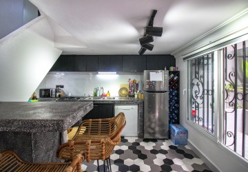 4 Bedroom Renovated Townhouse For Rent - Russian Market, Phnom Penh thumbnail