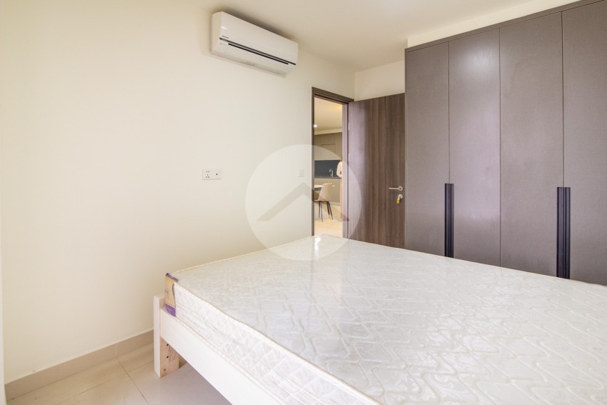 19th Floor 3 Bedroom Condo For Rent - The Peak, Tonle Bassac, Phnom Penh