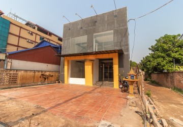 320 Sqm Commercial Space For Sale - Svay Dangkum, Siem Reap thumbnail