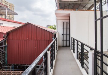 2 Bedrooms Renovated Apartment For Rent - Daun Penh, Phnom Penh thumbnail