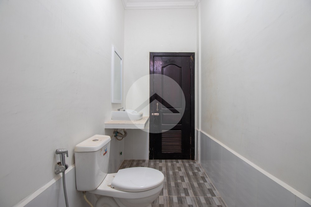 4 Bedroom House For Rent - Svay Dangkum, Siem Reap - Image 23