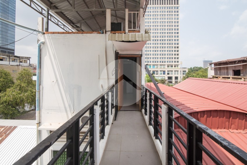 2 Bedrooms Renovated Apartment For Rent - Daun Penh, Phnom Penh