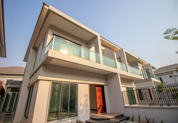 6 Bedroom Twin Villa For Rent - Svay Thom, Siem Reap thumbnail