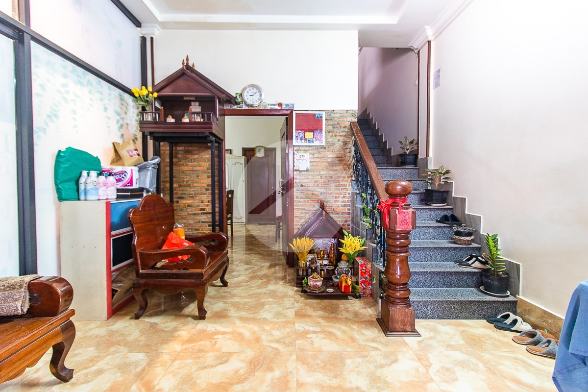 5 Bedroom House For Sale - Old Market  Pub Street, Siem Reap thumbnail