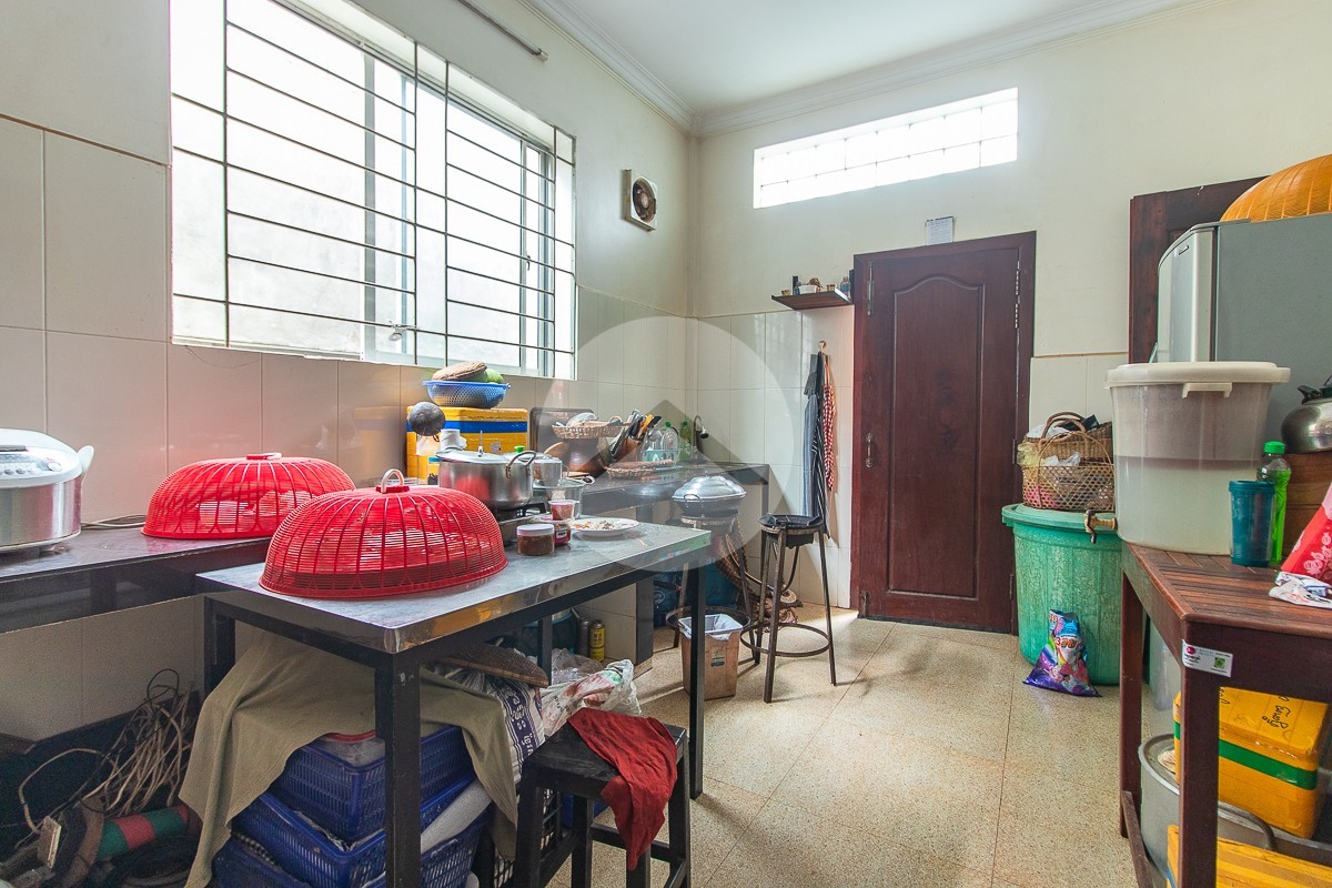 5 Bedroom House For Sale - Old Market / Pub Street, Siem Reap - Image 14