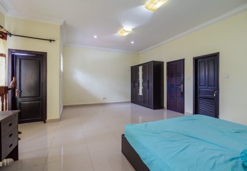 3 Bedrooms Villa For Sale - Bassac Garden City, Tonle Bassac, Phnom Penh thumbnail
