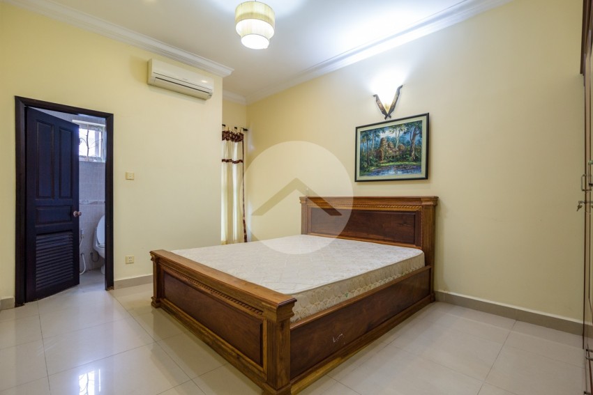 3 Bedrooms Villa For Sale - Bassac Garden City, Tonle Bassac, Phnom Penh