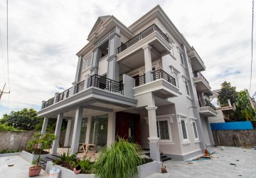 5 Bedroom Villa For Sale - Svay Dangkum, Siem Reap thumbnail