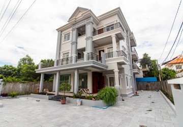 5 Bedroom Villa For Rent - Svay Dangkum, Siem Reap thumbnail