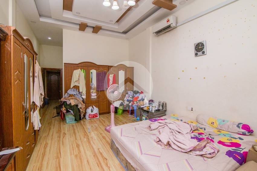 4 Bedroom Link House For Sale at Borey Mongkul Phnom Penh - Veal Sbov, Phnom Penh