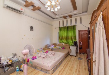 4 Bedroom Link House For Sale at Borey Mongkul Phnom Penh - Veal Sbov, Phnom Penh thumbnail