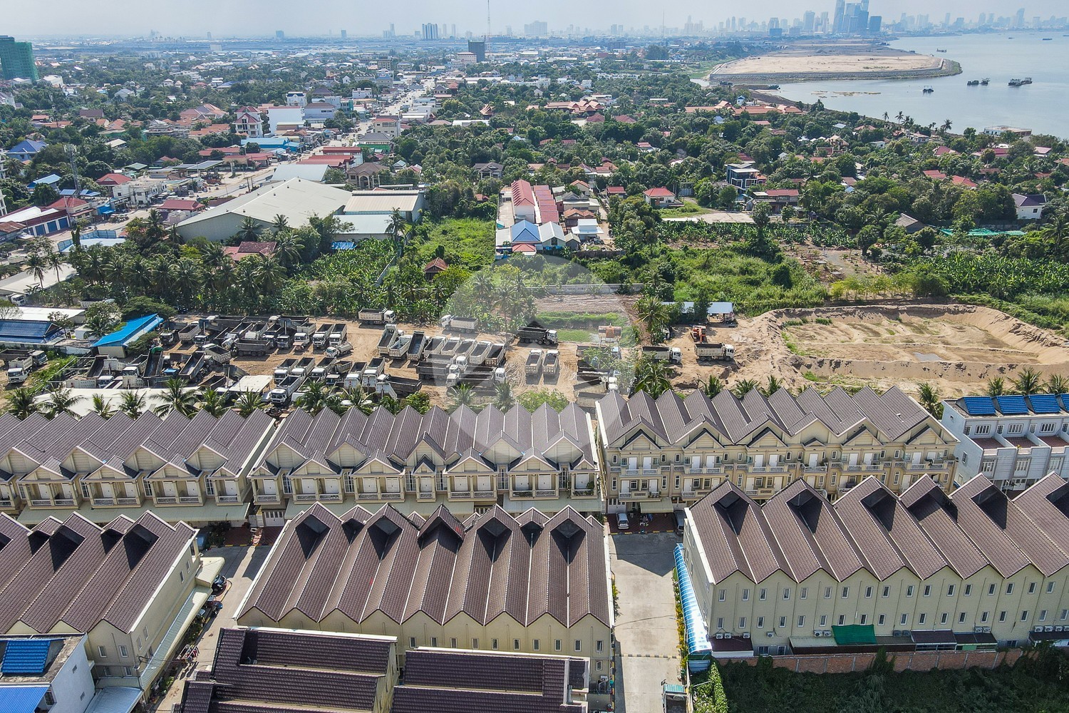 4 Bedroom Link House For Sale - Borey Mongkul Phnom Penh, Prek Eng, Phnom Penh - Image 10