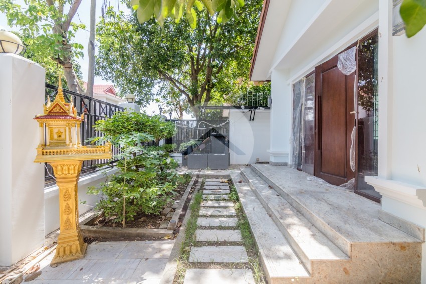 4 Bedroom Villa For Rent - Bassac Garden City, Tonle Bassac, Phnom Penh