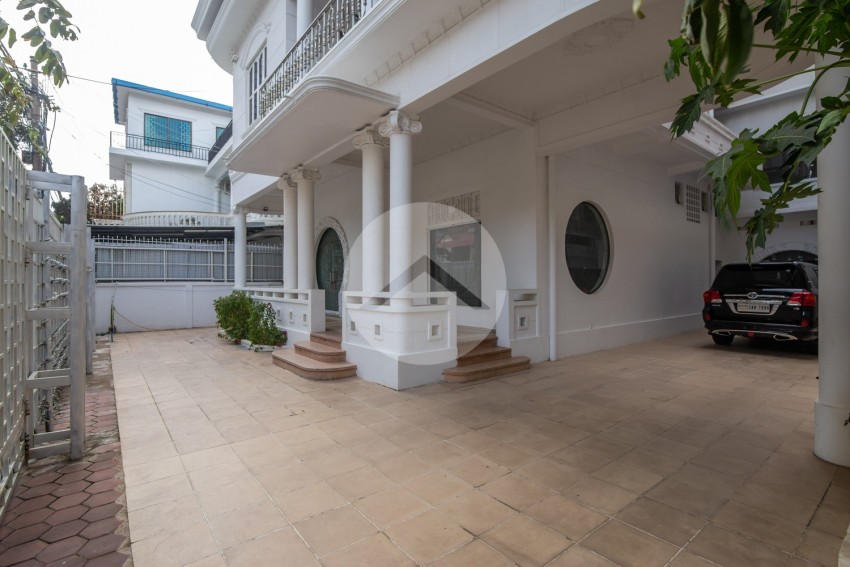 12 Bedroom Commercial Villa For Sale - Daun Penh, Phnom Penh