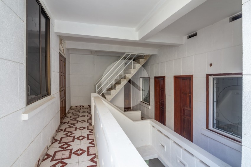 12 Bedroom Commercial Villa For Sale - Beoung Raing, Phnom Penh