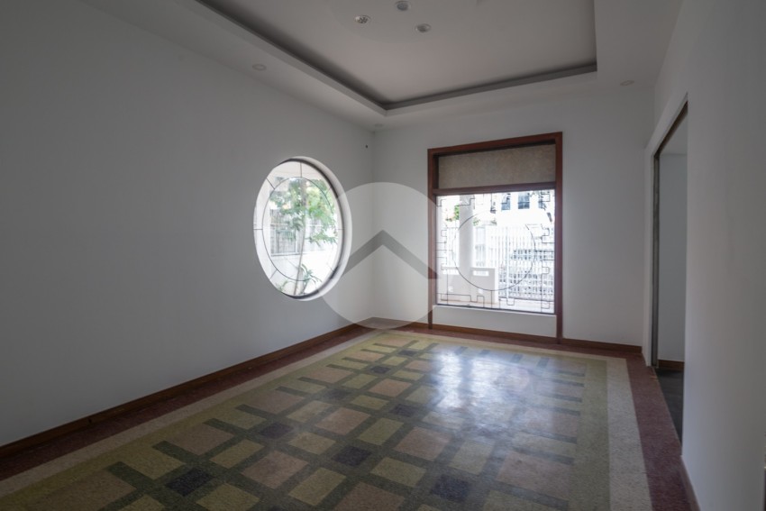 12 Bedroom Commercial Villa For Sale - Beoung Raing, Phnom Penh