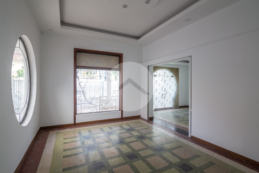 12 Bedroom Commercial Villa For Sale - Beoung Raing, Phnom Penh