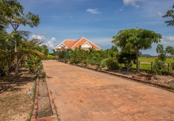 3 Bedroom Villa For Rent - Krabi Riel, Siem Reap thumbnail