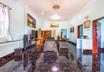 3 Bedroom Villa For Rent - Krabi Riel, Siem Reap thumbnail