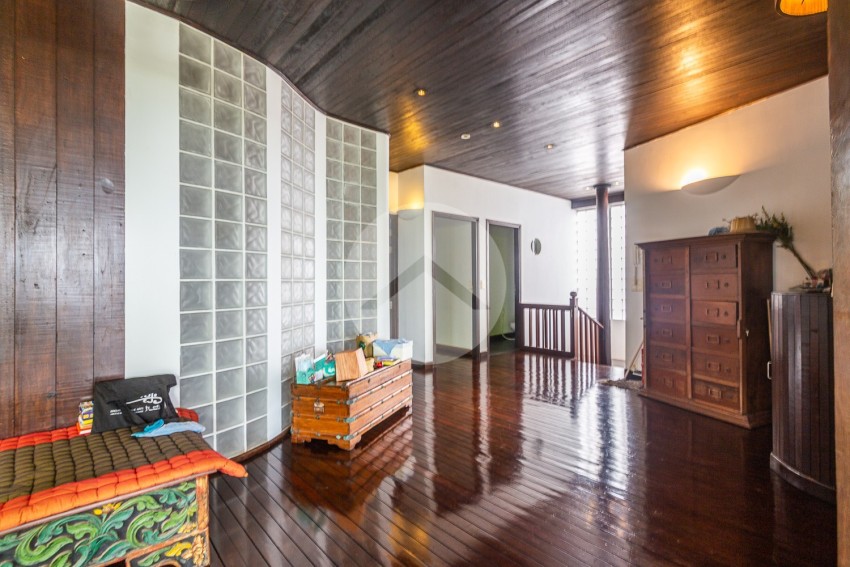 3 Bedroom Duplex Penthouse For Rent - Along Riverside, Phsar Kandal 1, Phnom Penh