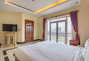 3 Bedroom Serviced Apartment For Rent - Toul Tum Poung 1 - Phnom Penh thumbnail