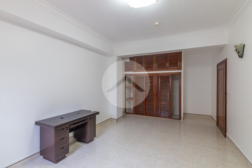 2 Bedroom Apartment For Rent - BKK1, Phnom Penh