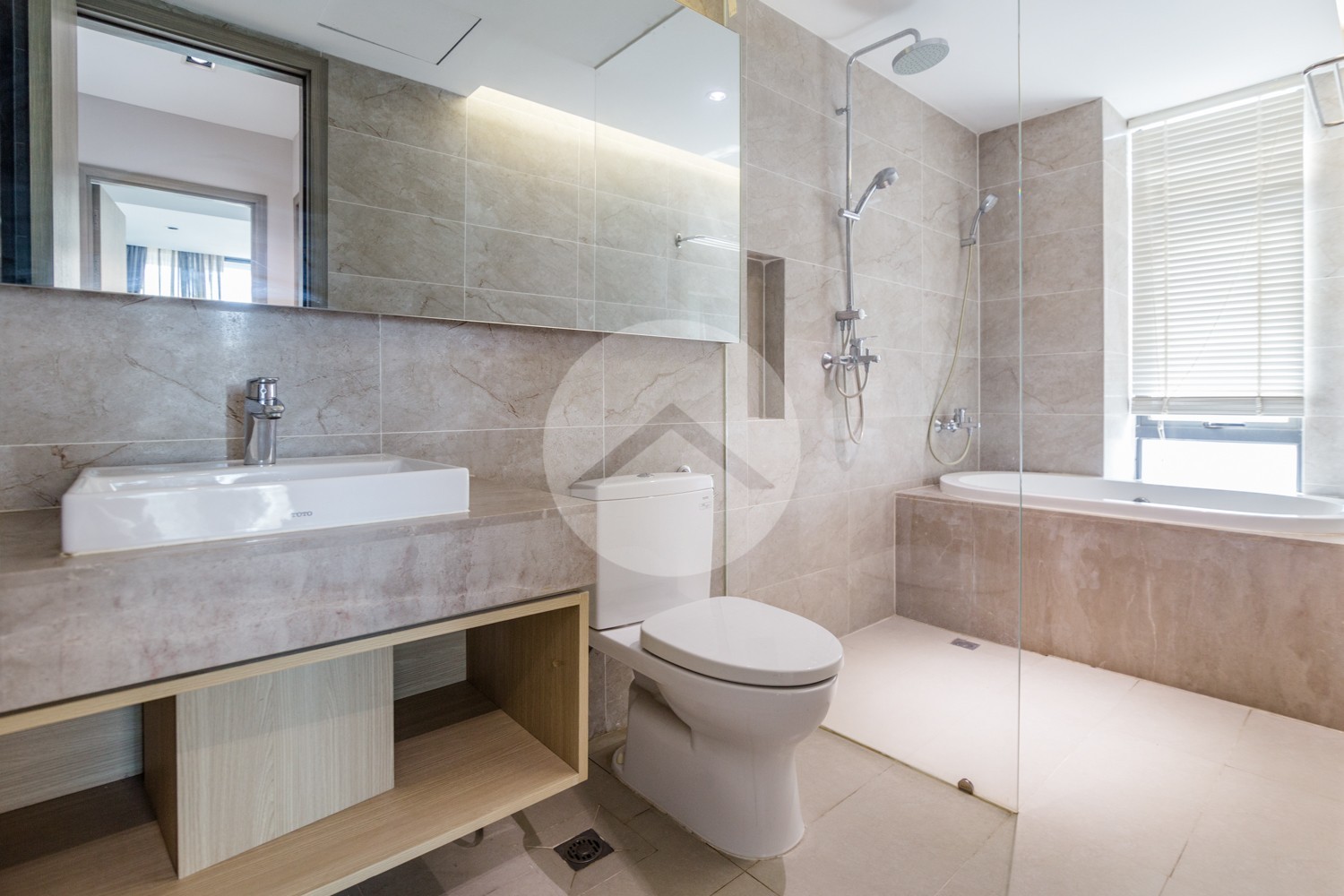2 Bedroom Serviced Apartment For Rent - BKK1, Phnom Penh - Image 14
