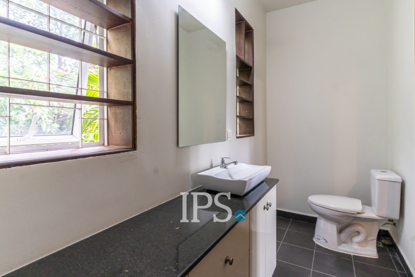 7 Bedroom Townhouse For Rent - Tonle Bassac, Phnom Penh