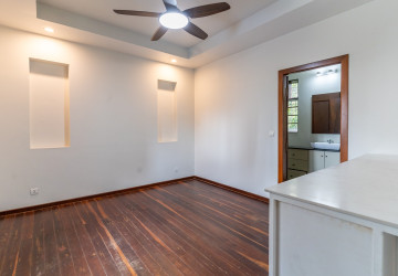 7 Bedroom Townhouse For Rent - Tonle Bassac, Phnom Penh thumbnail