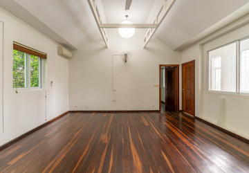 7 Bedroom Townhouse For Rent - Tonle Bassac, Phnom Penh thumbnail