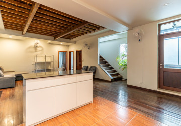 7 Bedroom Townhouse For Rent - Tonle Bassac, Phnom Penh thumbnail