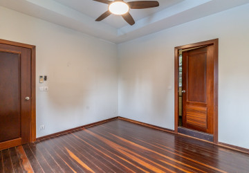 7 Bedroom Townhouse For Rent - Tonle Bassac, Phnom Penh thumbnail
