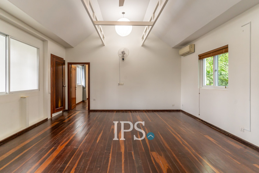 7 Bedroom Townhouse For Rent - Tonle Bassac, Phnom Penh