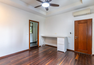 7 Bedroom Townhouse For Rent - Tonle Bassac, Phnom Penh thumbnail