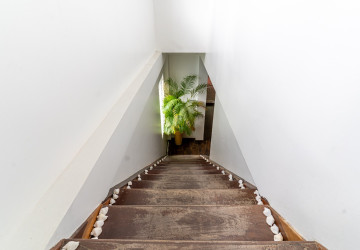 7 Bedroom Townhouse For Rent - Tonle Bassac, Phnom Penh thumbnail