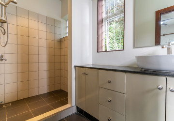 7 Bedroom Townhouse For Rent - Tonle Bassac, Phnom Penh thumbnail