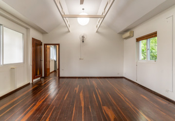 7 Bedroom Townhouse For Rent - Tonle Bassac, Phnom Penh thumbnail