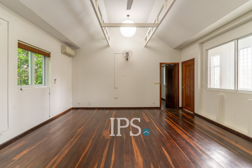 7 Bedroom Townhouse For Rent - Tonle Bassac, Phnom Penh