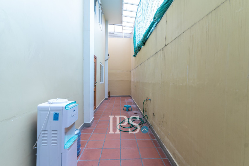 7 Bedroom Townhouse For Rent - Tonle Bassac, Phnom Penh